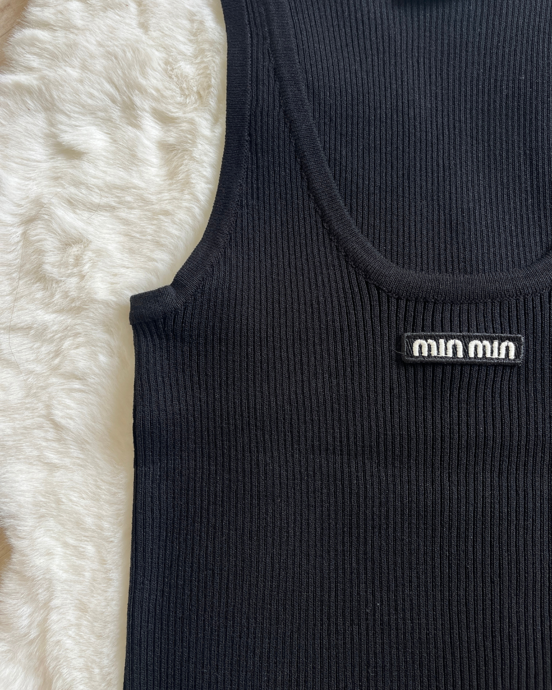 Top minimaliste | Black Angel